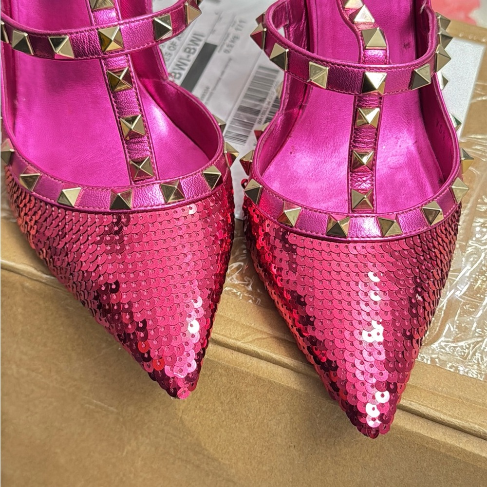 Valentino Pink Studded Heels with Metallic Finish - Picture 4 of 4